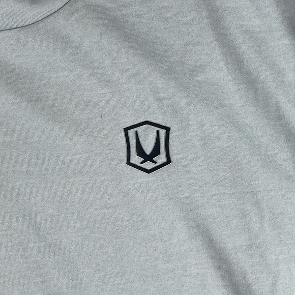 Men’s REDSAND Size Medium Light Blue Short Sleeve Performance Shirt - Picture 4 of 8